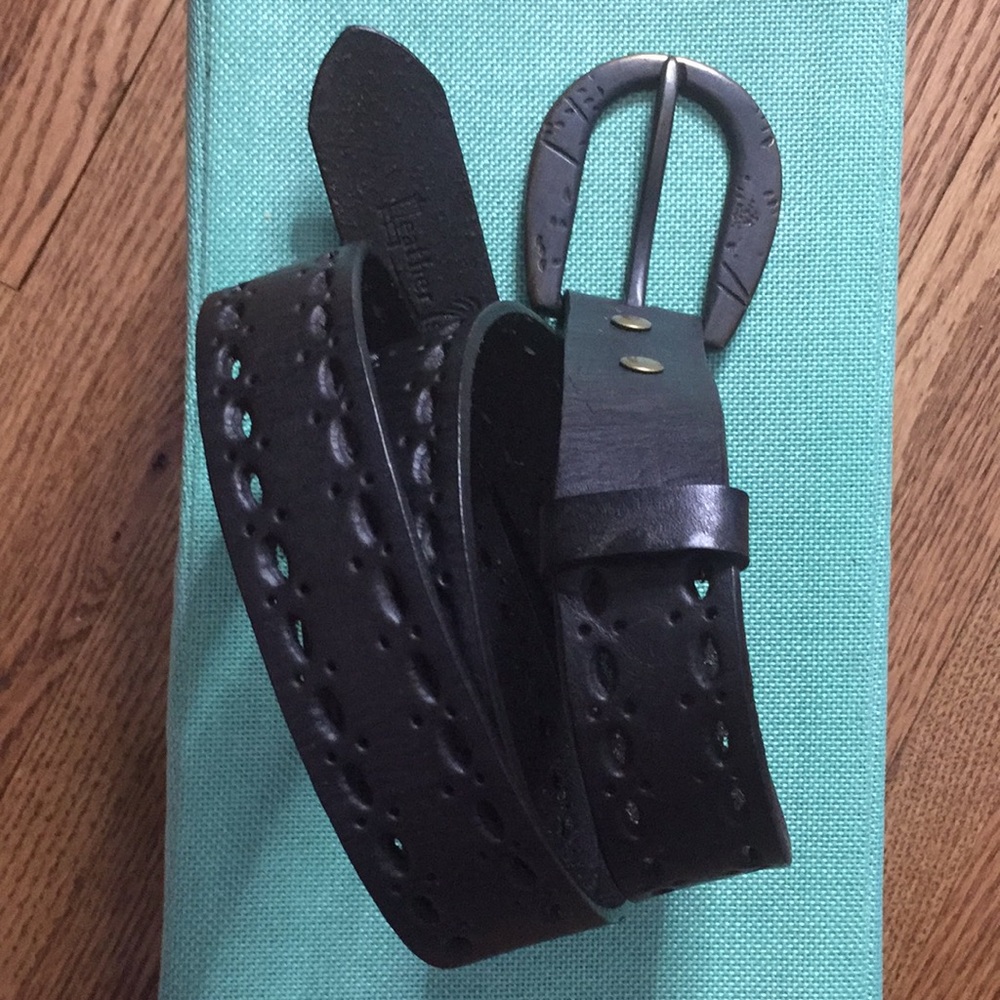 NWOT Leather Island by Bill Lavin belt